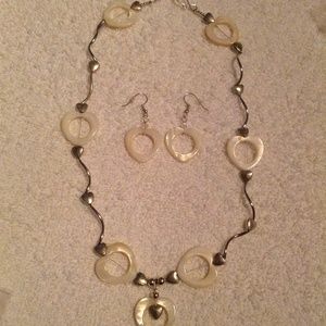 Necklace/earnings set